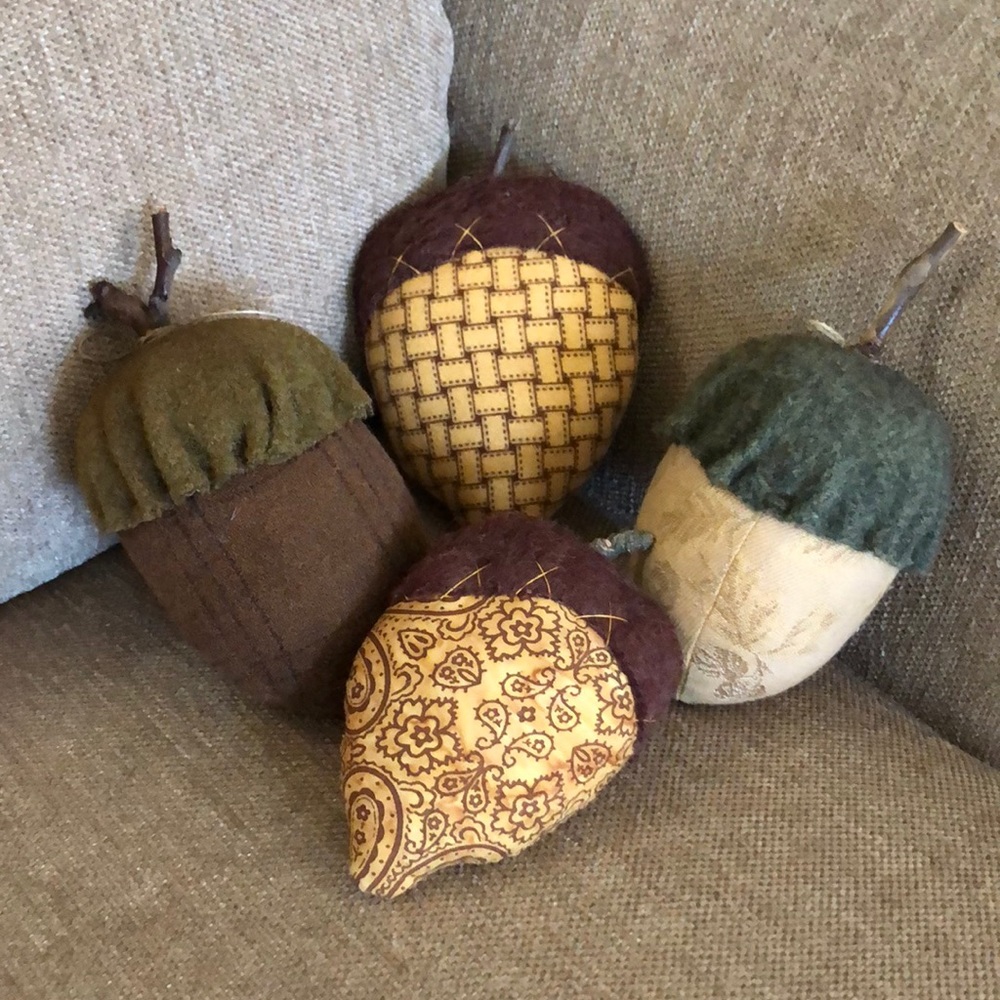 Vintage Fabric Acorns Bundle (4 items)